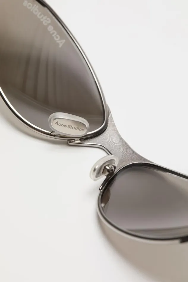 Acne Studios Metal Frame Charm Sunglasses Antique Silver Women Eyewear Acne Studios Metal Frame Charm Sunglasses Antique Silver Women Eyewear