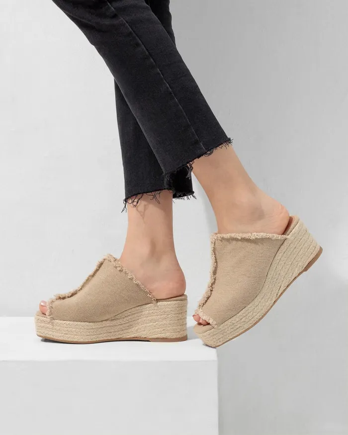 Castaer Queral002 Sand Women Wedges