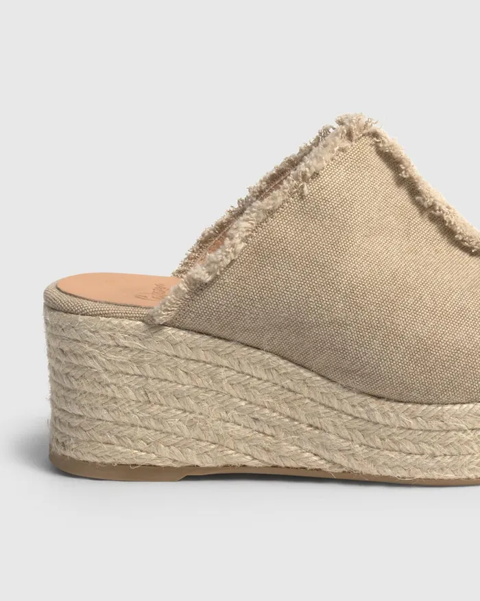 Castaer Queral002 Sand Women Wedges