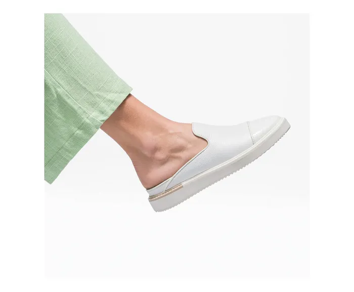 Flats and SlipOns Hush Puppies Women Sabine Mule White Leather