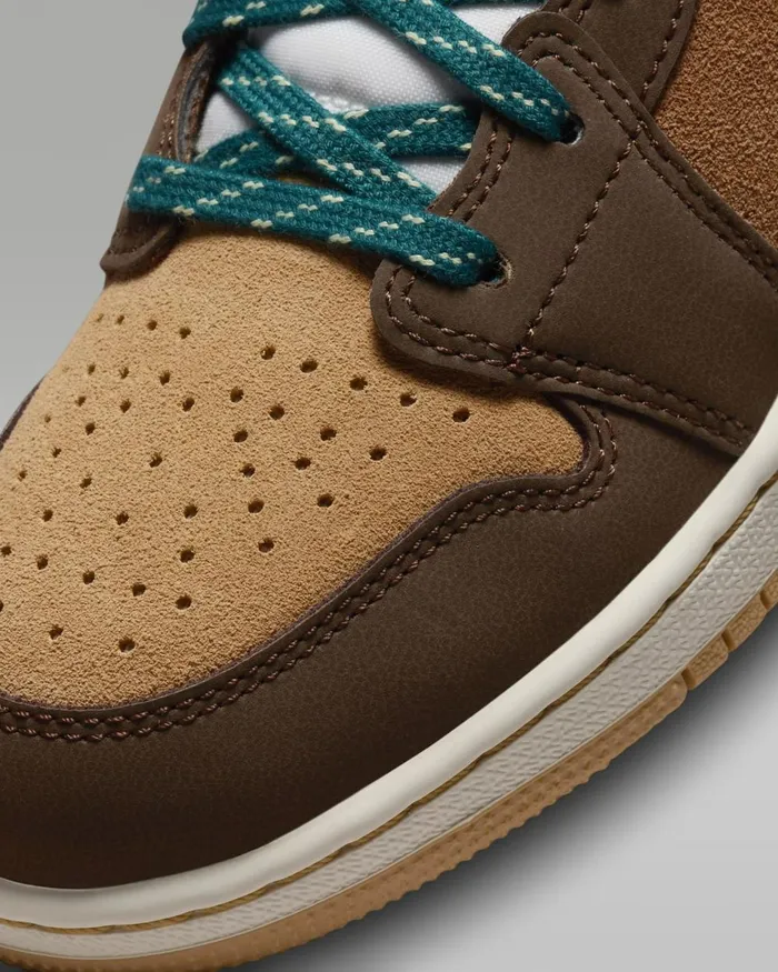 Kids Nike Jordan Air Jordan 1 Mid SE Brownale Browntwineluminous Green