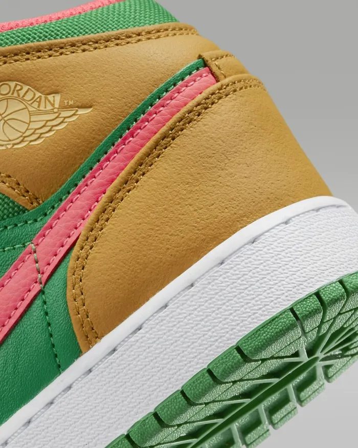 Kids Nike Jordan Air Jordan 1 Mid SE Chutneylucky Greenhot Punchcelestial Gold