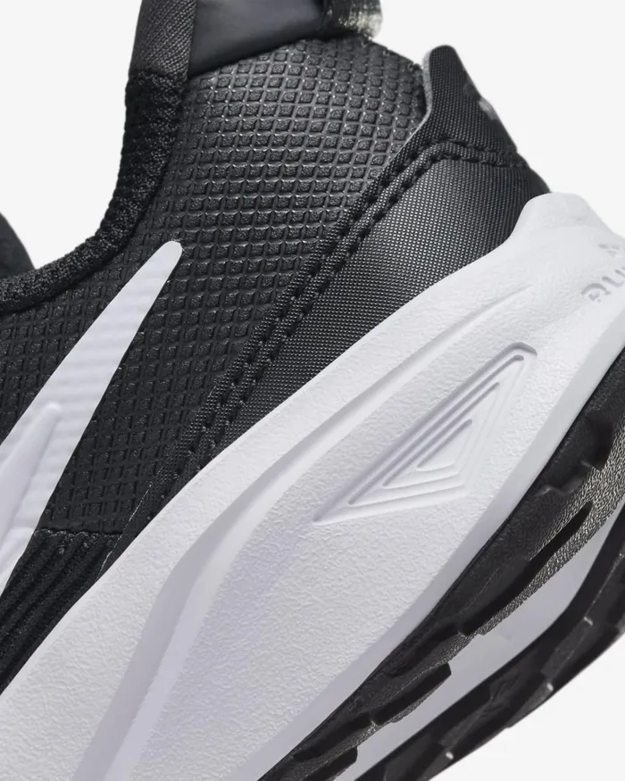 Kids Nike Younger Kids 3 8211 7 Years Star Runner 4 Blackanthracitewhite
