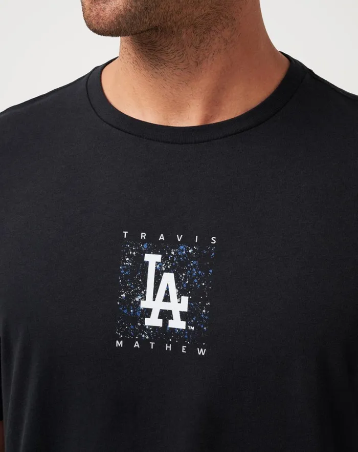 Men Tees TravisMathew LOS ANGELES DODGERS IN THE DUGOUT TEE Black Men Tees TravisMathew LOS ANGELES DODGERS IN THE DUGOUT TEE Black