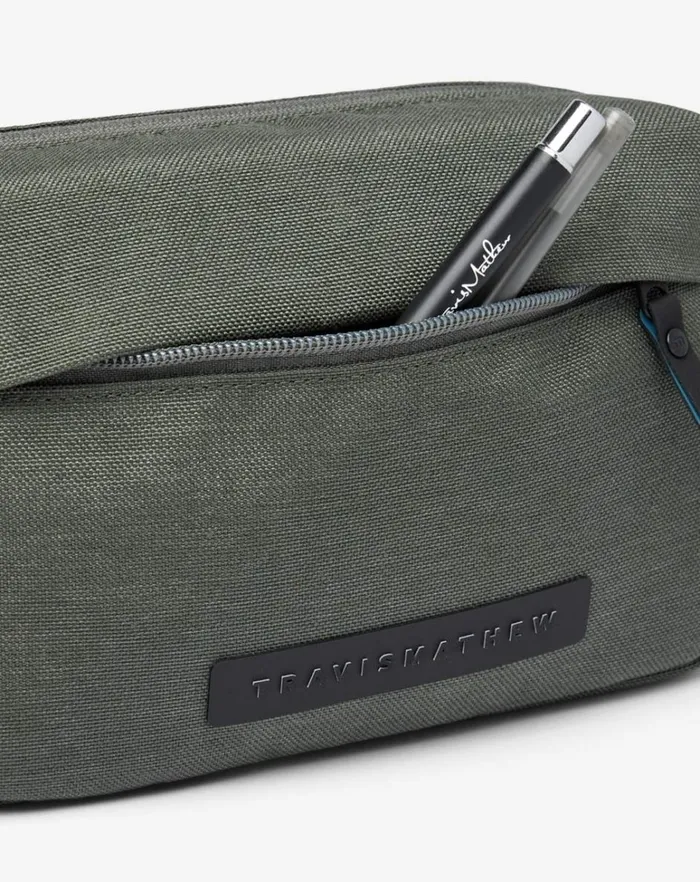 MenWomen Luggage and Backpacks TravisMathew DOPP KIT Dark Olive MenWomen Luggage and Backpacks TravisMathew DOPP KIT Dark Olive