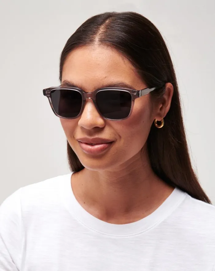 MenWomen Sunglasses TravisMathew OFFDAZE SUNGLASSES Translucent Grey Grey Polar