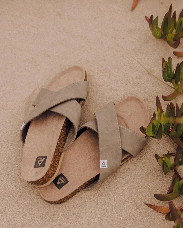 Passenger Clothing Island Sandal Biscuit Women Flip Flops and Sandals