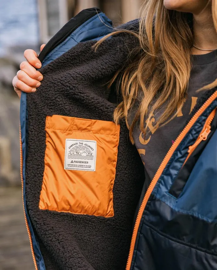 Passenger Clothing Waves Recycled Sherpa Lined Changing Robe Dark Denim Deep Navy WomenMen Changing Robes and Ponchos
