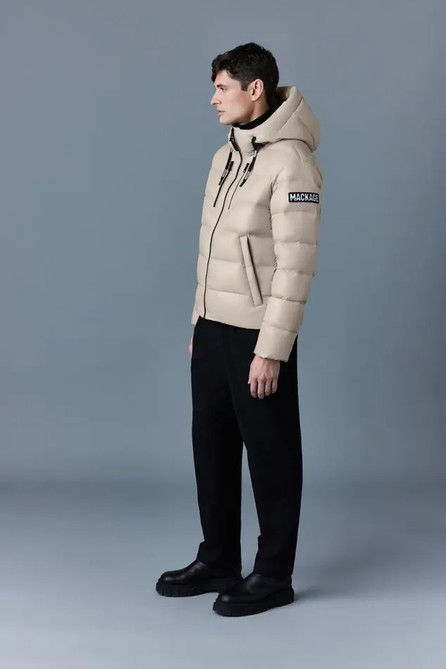 Puffer Men Mackage VICTOR Lustrous Light Down Jacket With Hood For Men Emerald Puffer Men Mackage VICTOR Lustrous Light Down Jacket With Hood For Men Emerald