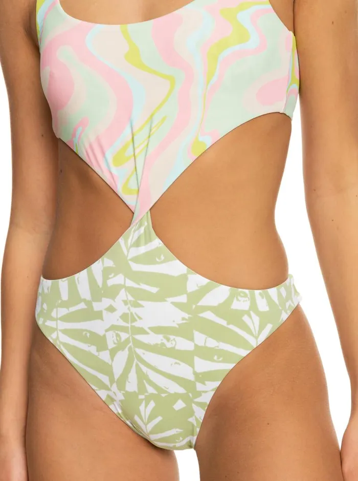 Roxy One Pieces Tropics Hype Reversible OnePiece Swimsuit Ambroisia Swirl Swim 8211 Women
