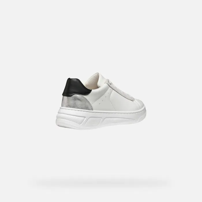 Woman Geox Sneakers LJUBA WOMAN WhiteSilver Low Top Sneakers Whitesilver