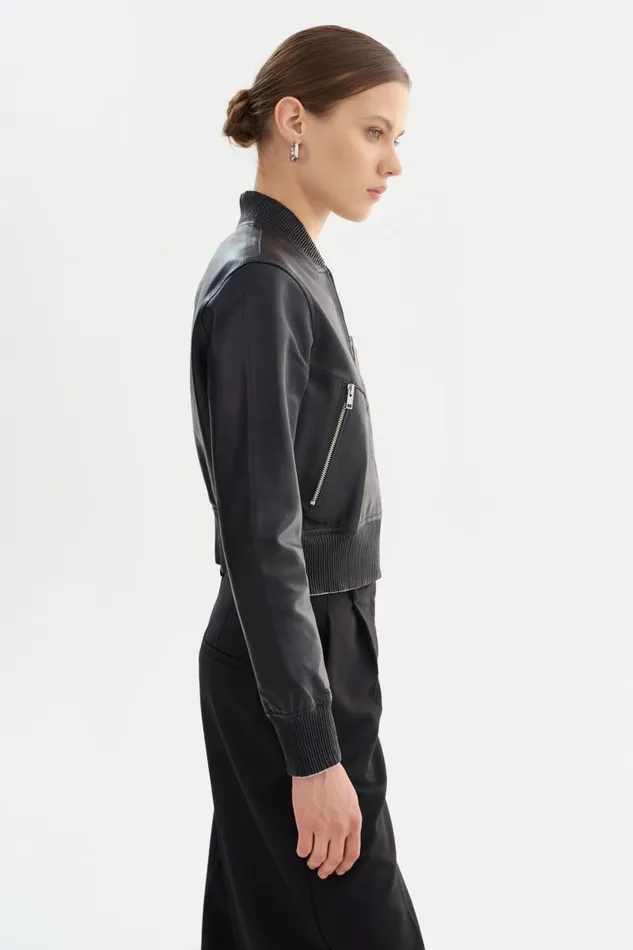 Women KORDELLA Reversible Leather Bomber Jacket Blacksilver LAMARQUE Bombers Women KORDELLA Reversible Leather Bomber Jacket Blacksilver LAMARQUE Bombers